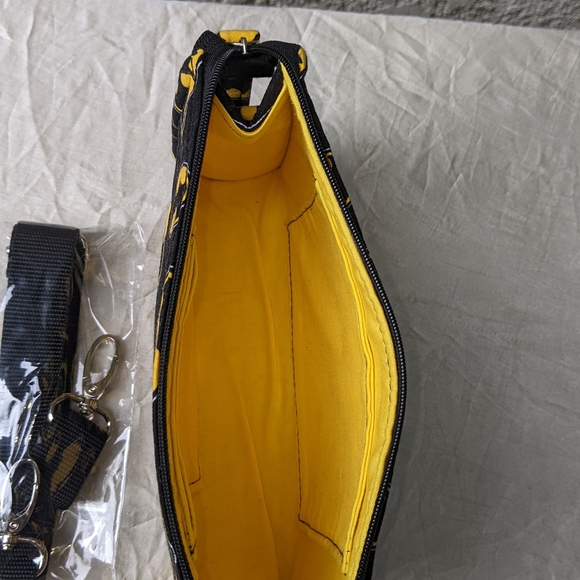 Batman Crossbody Bag - Picture 3 of 7